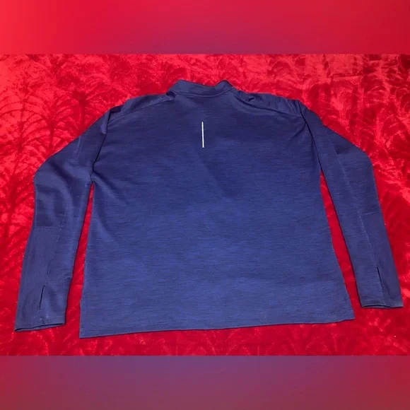 XL- Nike Navy Blue Running Shirt with Thumb Holes! Seriously like New! - Picture 9 of 15